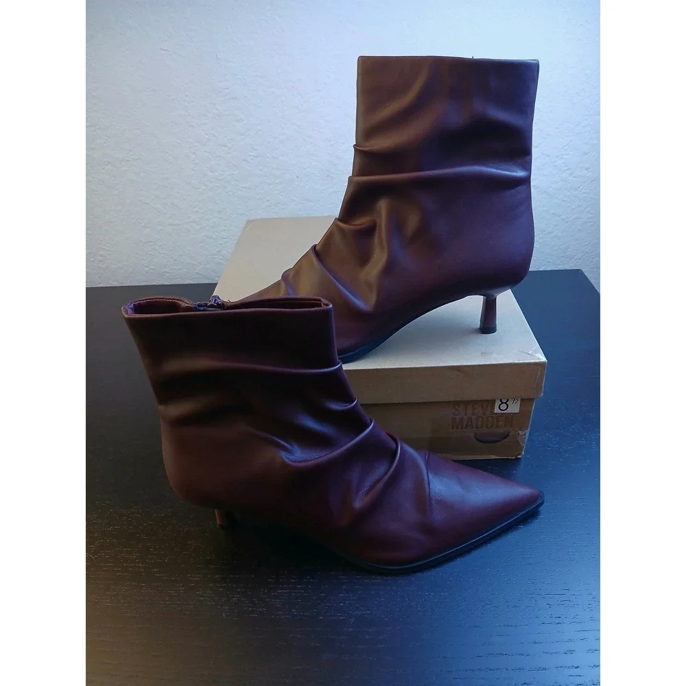 Steve Madden Maxxine Wine Burgundy Ruched Pointed Toe Kitten Heel Booties 8.5